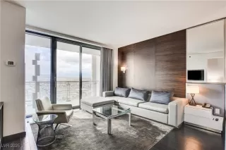 Photo #5: 2733980 Listing 