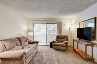 Photo #4: 2734017 Listing 