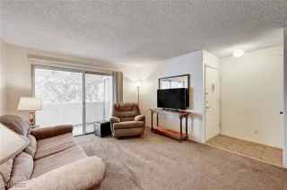 Photo #5: 2734017 Listing 