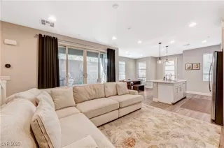 Photo #6: 2734019 Listing 