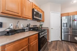 Photo #2: 2734078 Listing