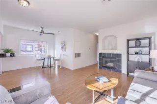 Photo #3: 2734090 Listing