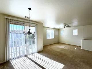 Photo #5: 2734102 Listing