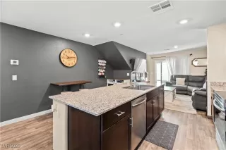 Photo #3: 2734143 Listing 