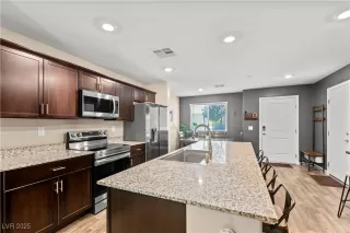 Photo #5: 2734143 Listing 