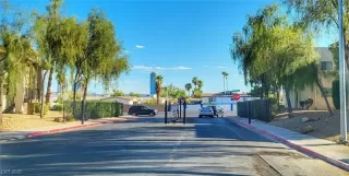 Photo #3: 2734154 Listing