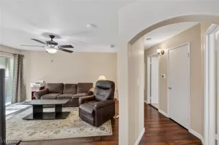 Photo #2: 2734213 Listing