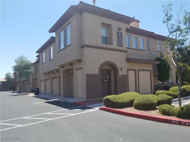 MLS: 2734222 Condo For Sale