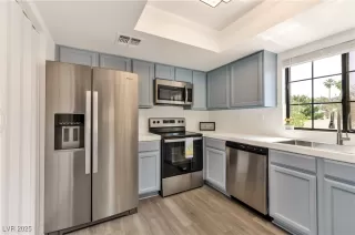 Photo #1: 2734232 Listing