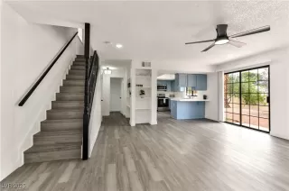 Photo #4: 2734232 Listing