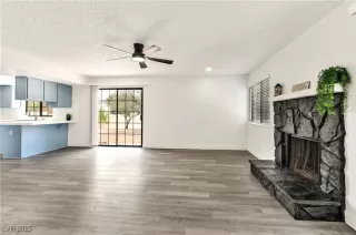 Photo #5: 2734232 Listing