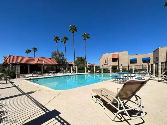 MLS: 2734271 Condo For Sale