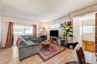 Photo #5: 2734277 Listing 