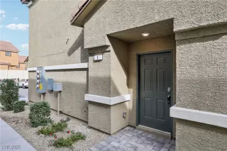 Photo #4: 2734278 Listing