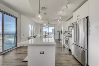 Photo #2: 2734300 Listing