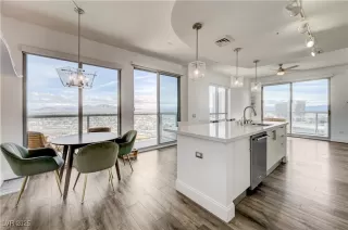 Photo #3: 2734300 Listing