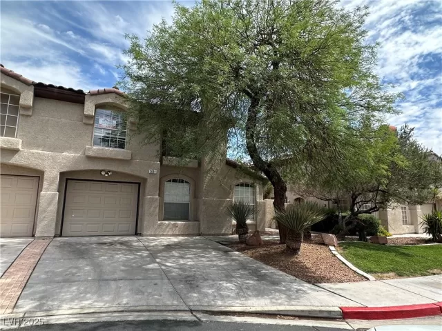 MLS: 2734302 Condo For Sale