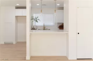 Photo #4: 2734339 Listing 