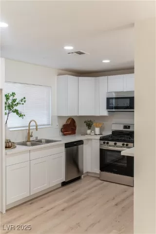 Photo #5: 2734339 Listing 