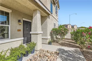 Photo #3: 2734341 Listing