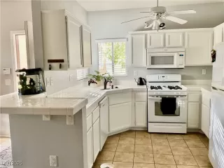 Photo #4: 2734342 Listing 