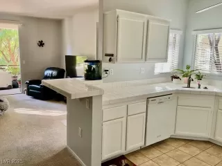 Photo #5: 2734342 Listing 