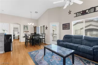 Photo #5: 2734392 Listing 