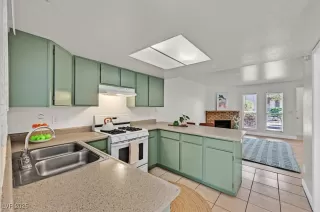 Photo #2: 2734395 Listing 