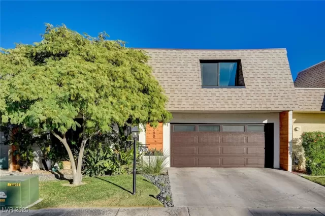 MLS: 2734402 Condo For Sale