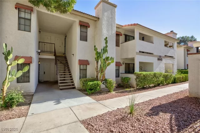 MLS: 2734432 Condo For Sale