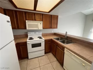 Photo #5: 2734480 Listing 