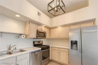 Photo #6: 2734505 Listing 