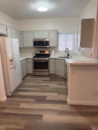 Photo #2: 2734529 Listing 