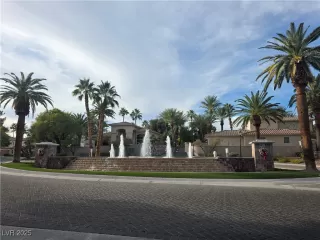 Photo #1: 2734539 Listing