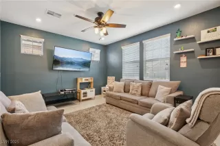 Photo #3: 2734580 Listing 