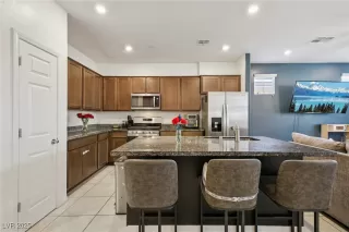 Photo #6: 2734580 Listing 