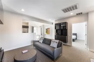 Photo #5: 2734630 Listing 