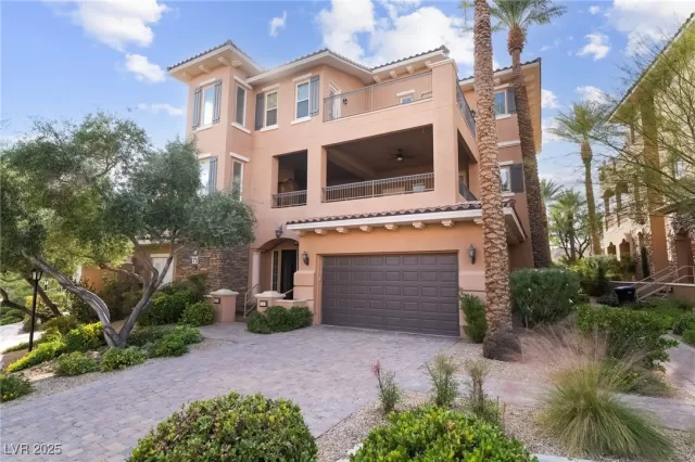 MLS: 2734634 Condo For Sale