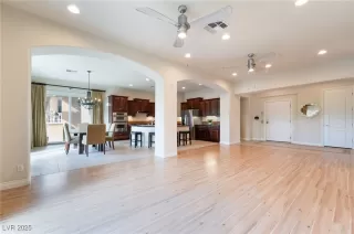 Photo #4: 2734634 Listing 