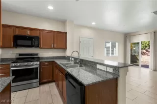 Photo #3: 2734645 Listing