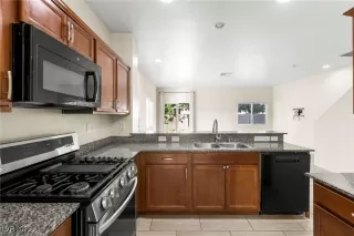 Photo #5: 2734645 Listing