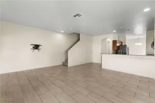 Photo #6: 2734645 Listing