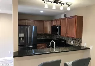 Photo #2: 2734685 Listing 