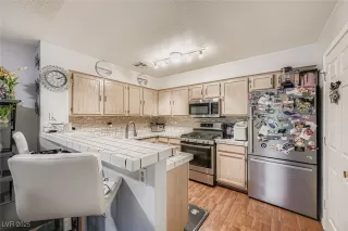 Photo #4: 2734694 Listing 