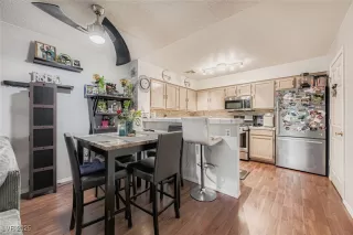 Photo #6: 2734694 Listing 