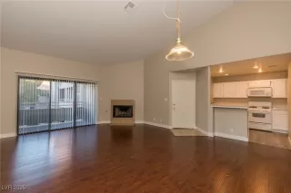 Photo #2: 2734711 Listing