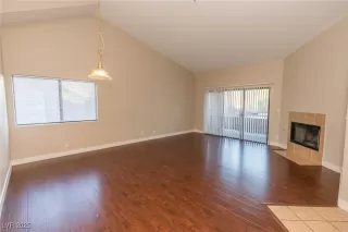 Photo #4: 2734711 Listing