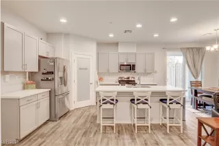 Photo #5: 2734763 Listing 