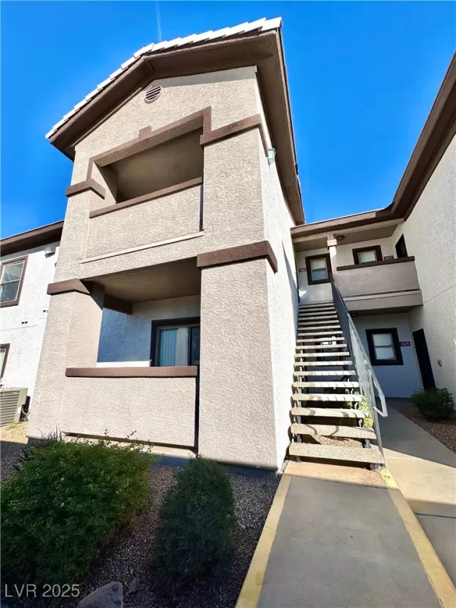 MLS: 2734779 Condo For Sale