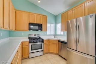 Photo #3: 2734829 Listing 